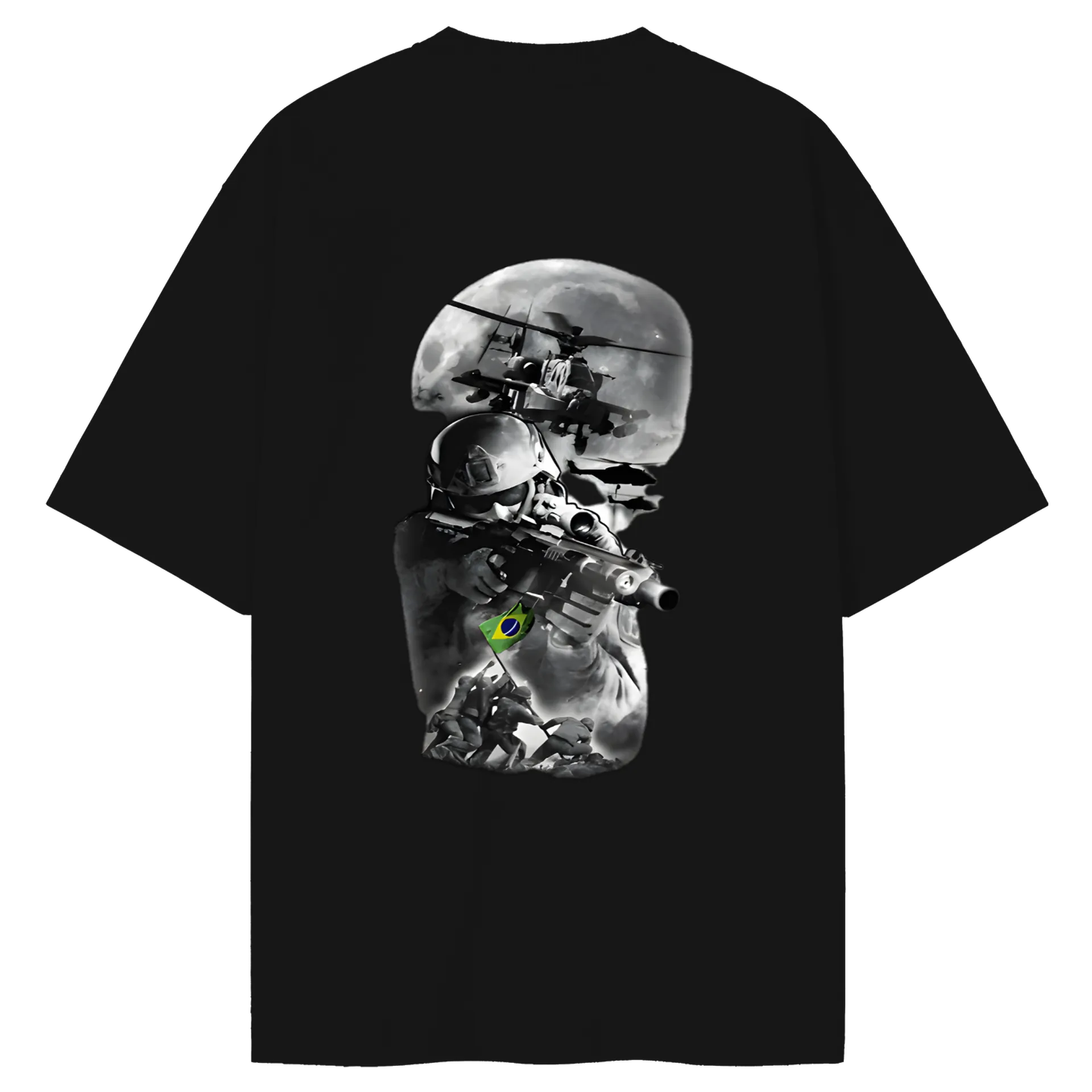 Camiseta Oversized Soldado com Rifle Estilo Monocromático - Imagem 2