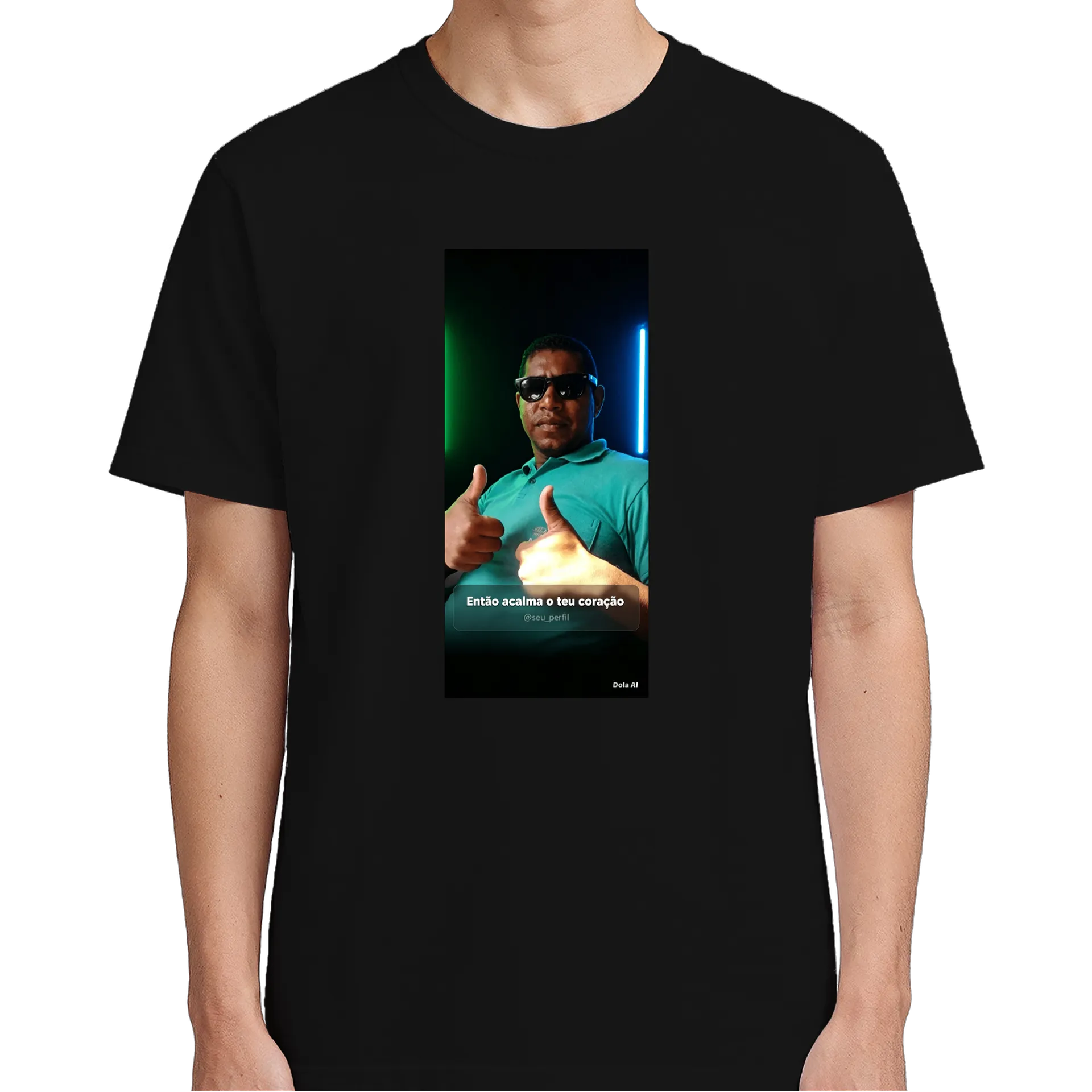 Camiseta Homem de Óculos com Frase Tipográfica 100% Algodão de alenegodrama905 — imagem 4 de 6
