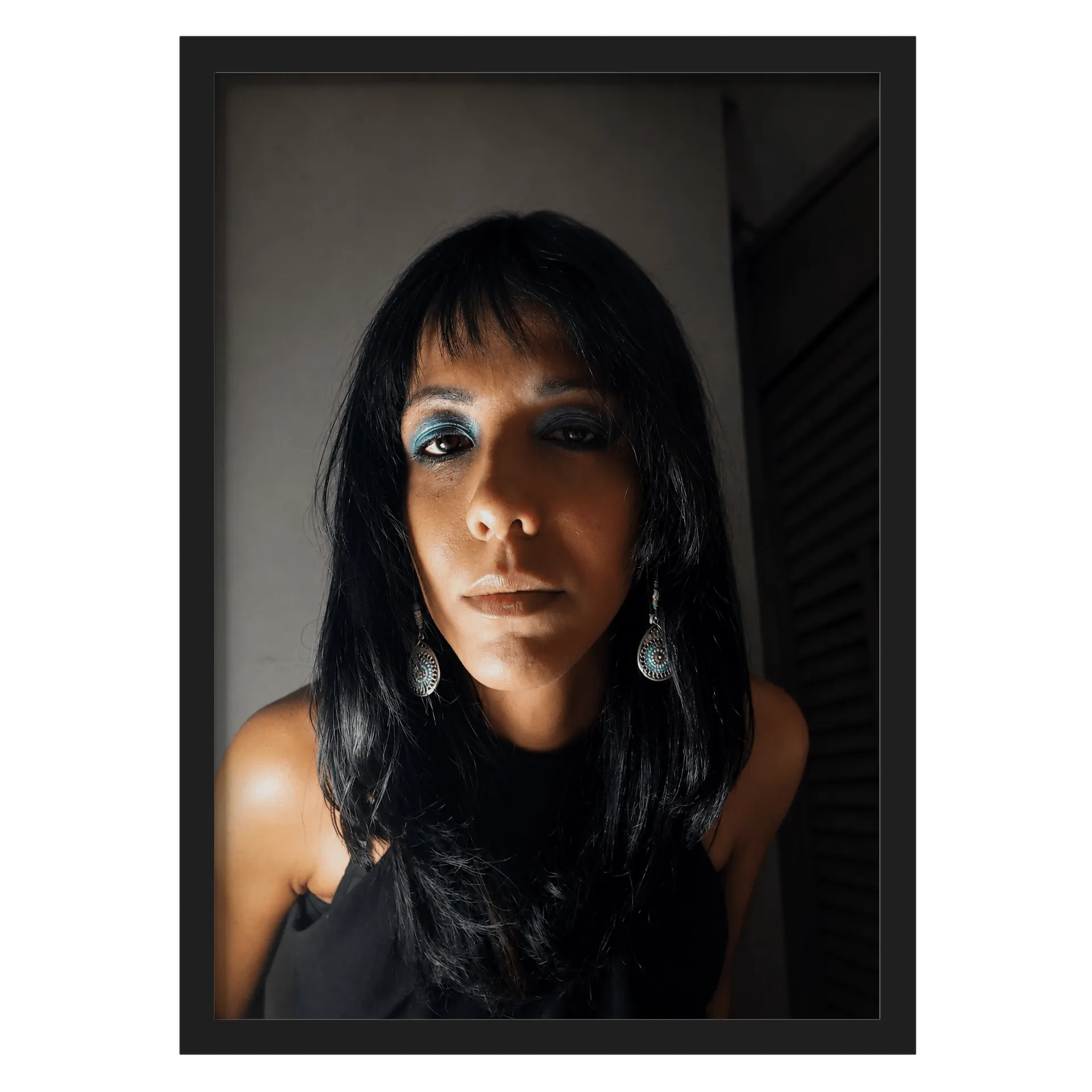 Quadro Retrato Mulher com Acessório A3 MDF e Vidro - Imagem 1