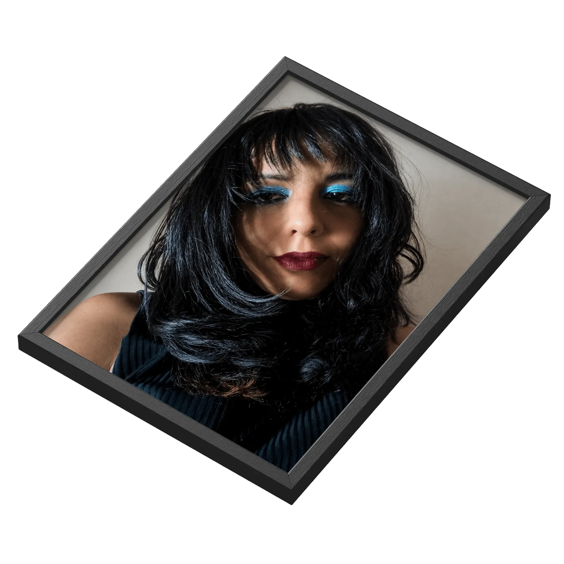 Quadro Retrô Mulher Morena Azul Vermelho A3 com Vidro MDF - Imagem 3