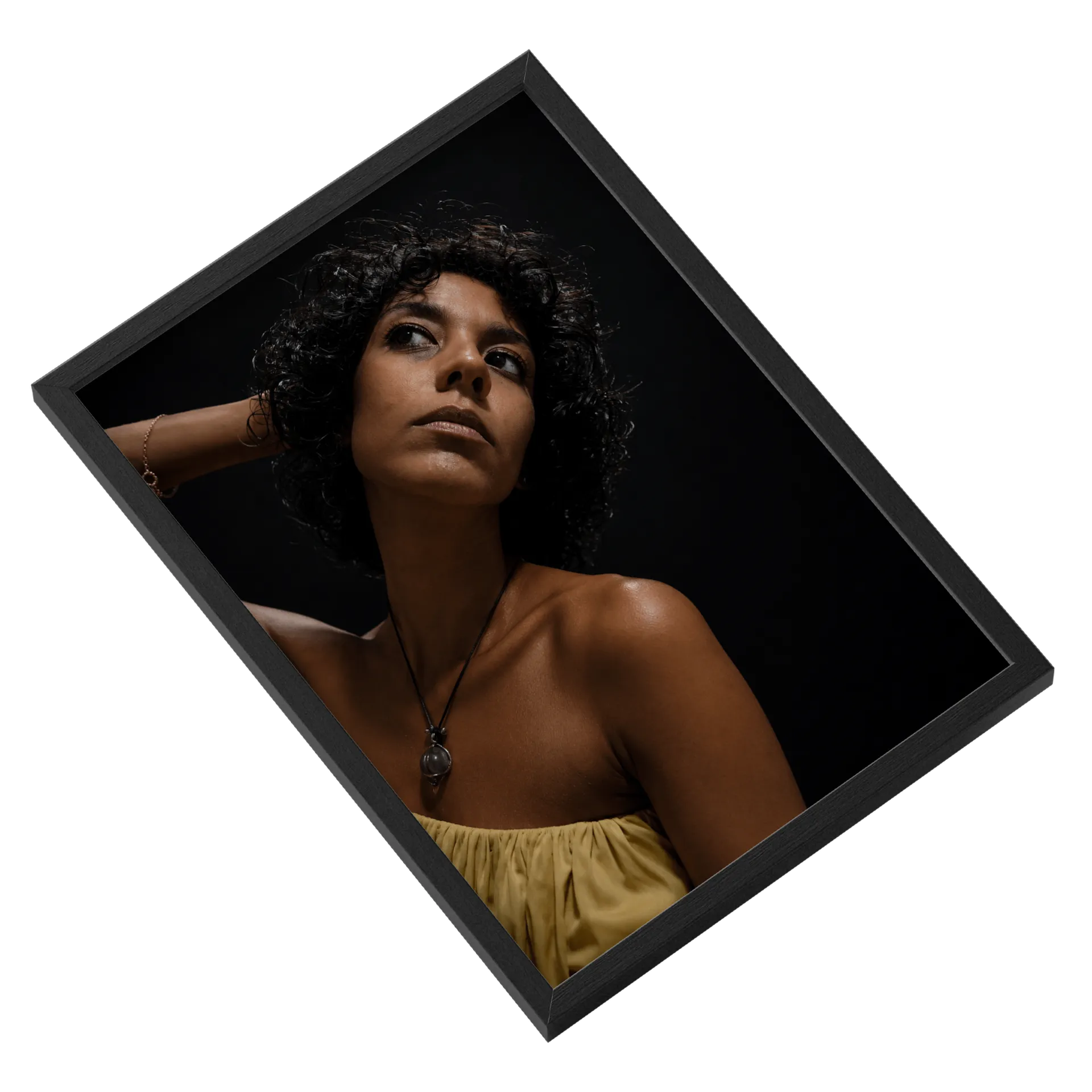 Quadro Retrato Mulher com Colar A3 MDF e Vidro - Imagem 2
