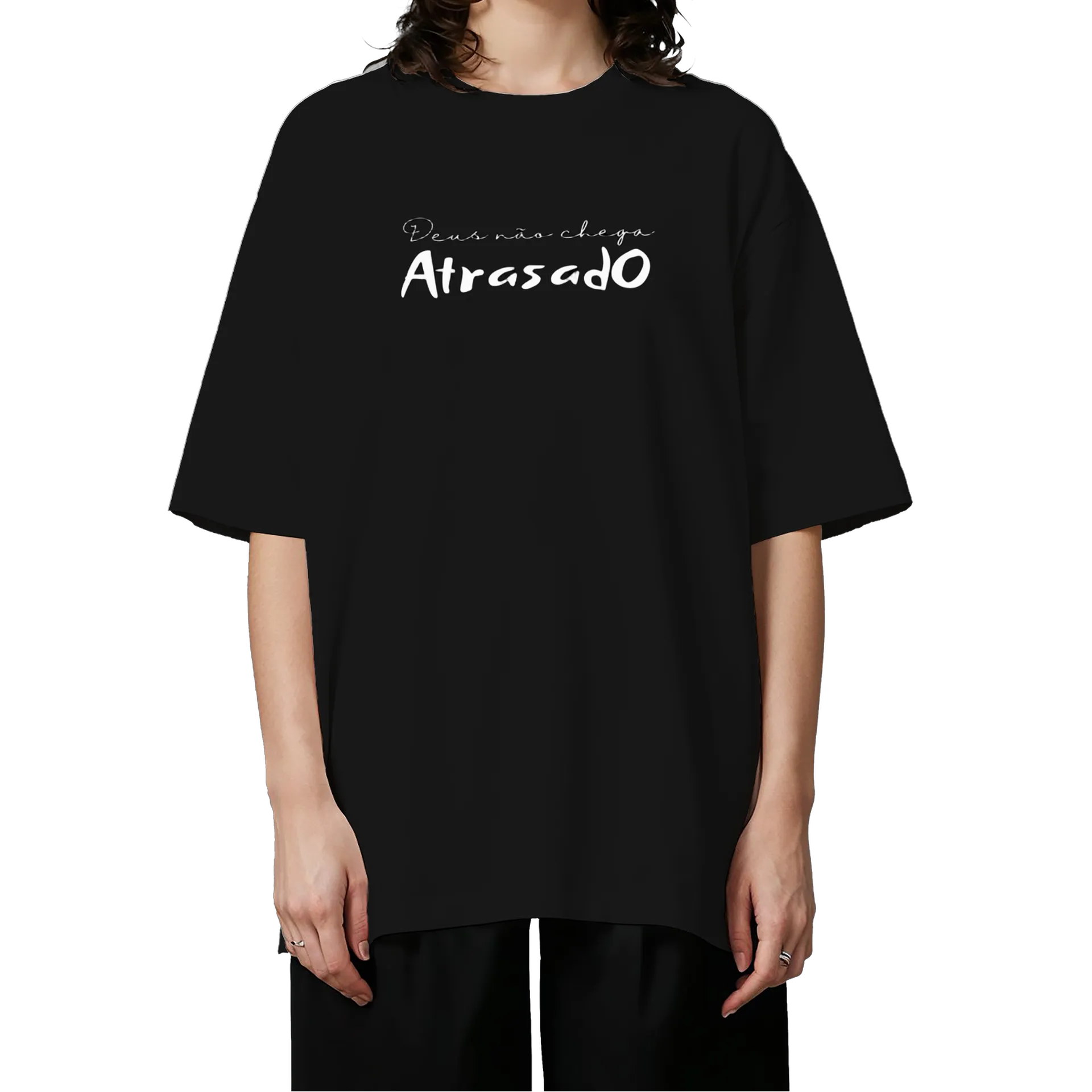 Camiseta Oversized Deus não chega atrasado  de UP STORY COLLECTION — imagem 3 de 6