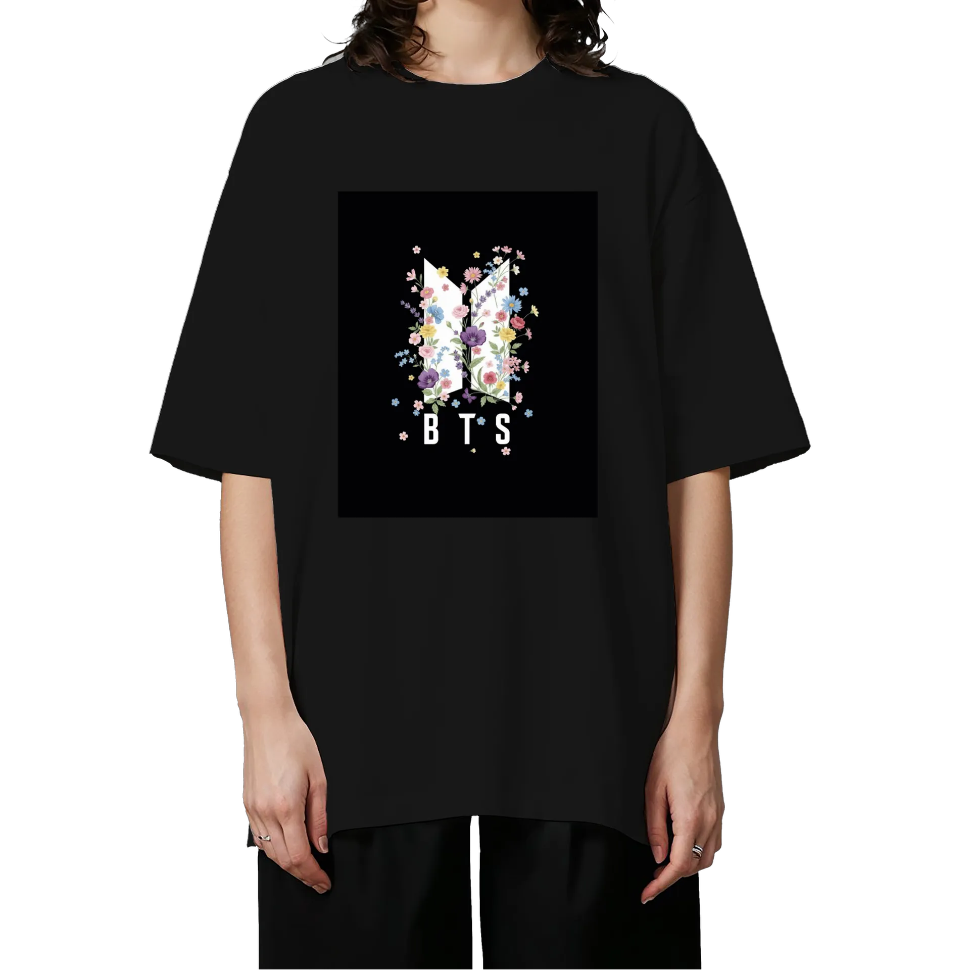 Camiseta Oversized Logotipo BTS Flores Preto - Imagem 3